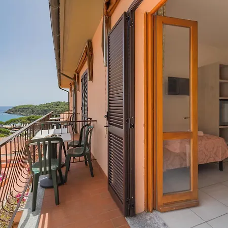 מלון Lo Scirocco 3*