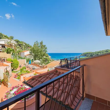 Lo Scirocco 3* Fetovaia