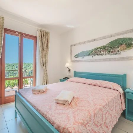 Lo Scirocco 3* Fetovaia