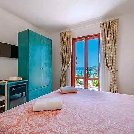 Hotel Lo Scirocco 3*