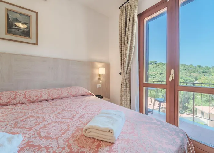 罗西洛可酒店 3*